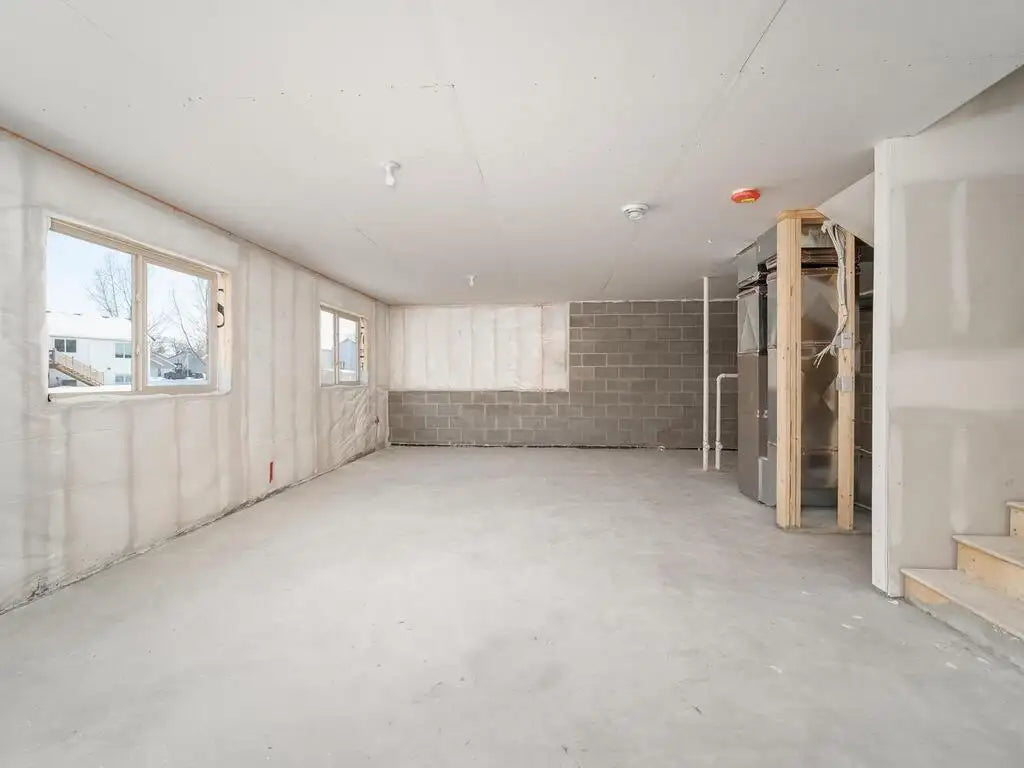 000 Narcissis Court, Cambridge, MN 55008