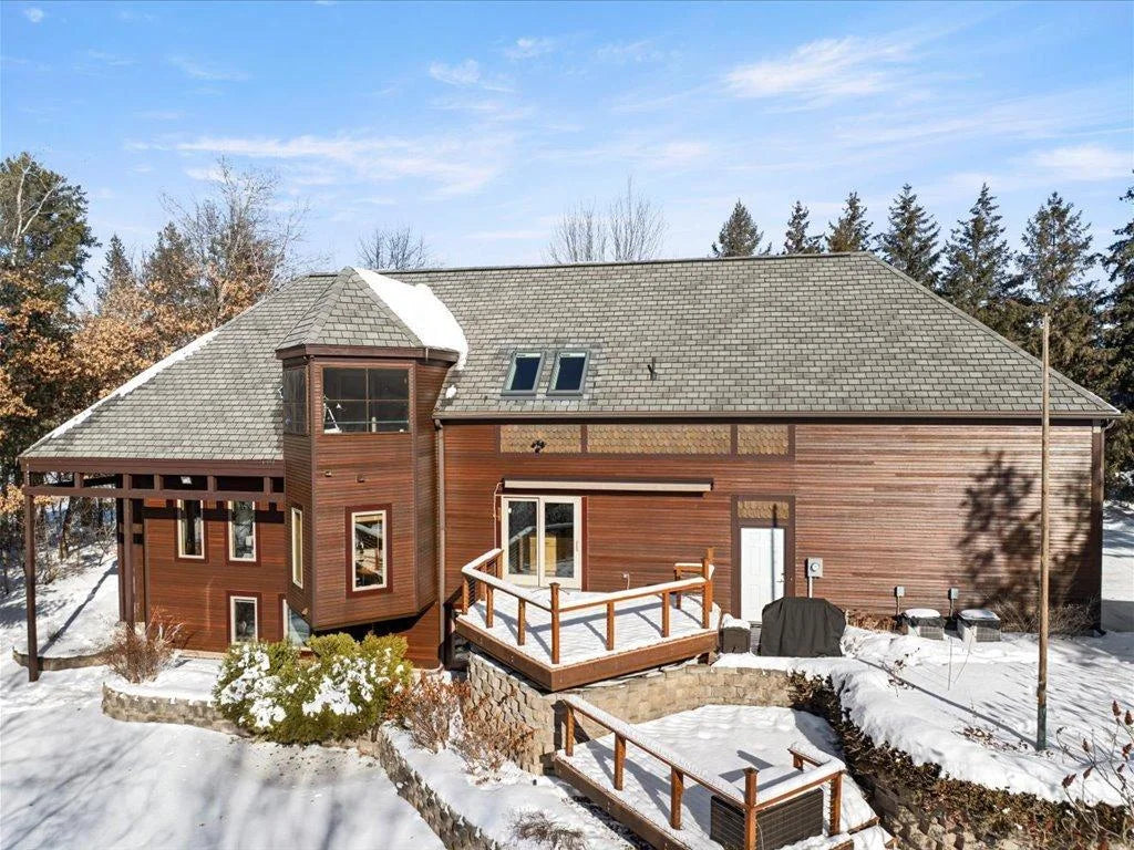 10047 Cove Pointe Road, Brainerd, MN 56401