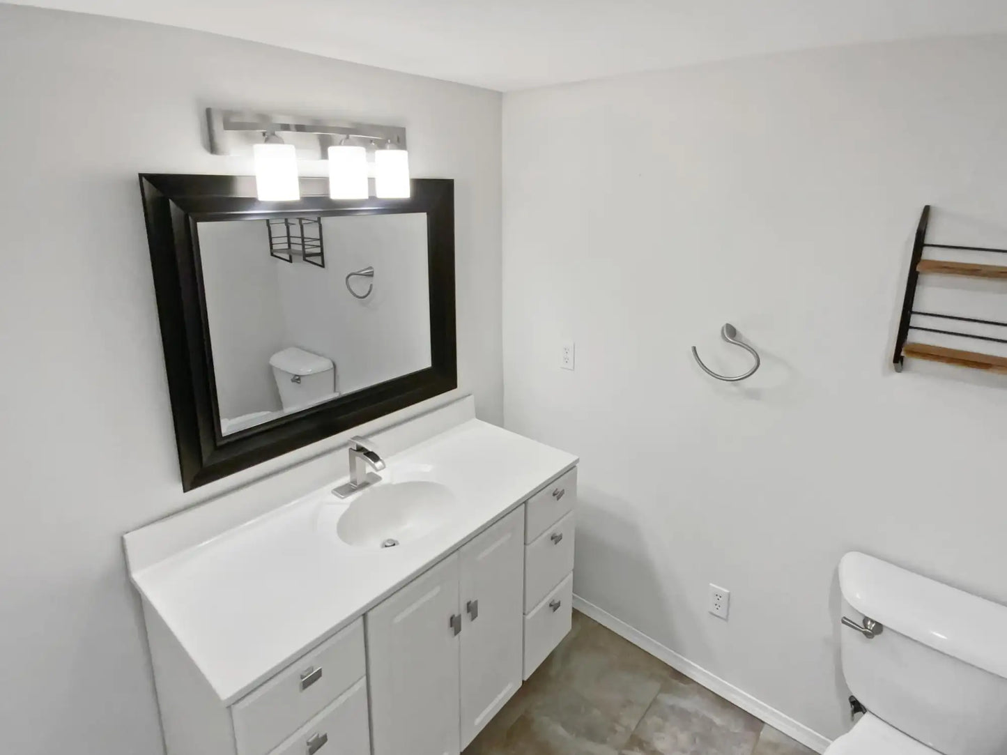 1005 Honeysuckle Lane, Farmington, MN 55024