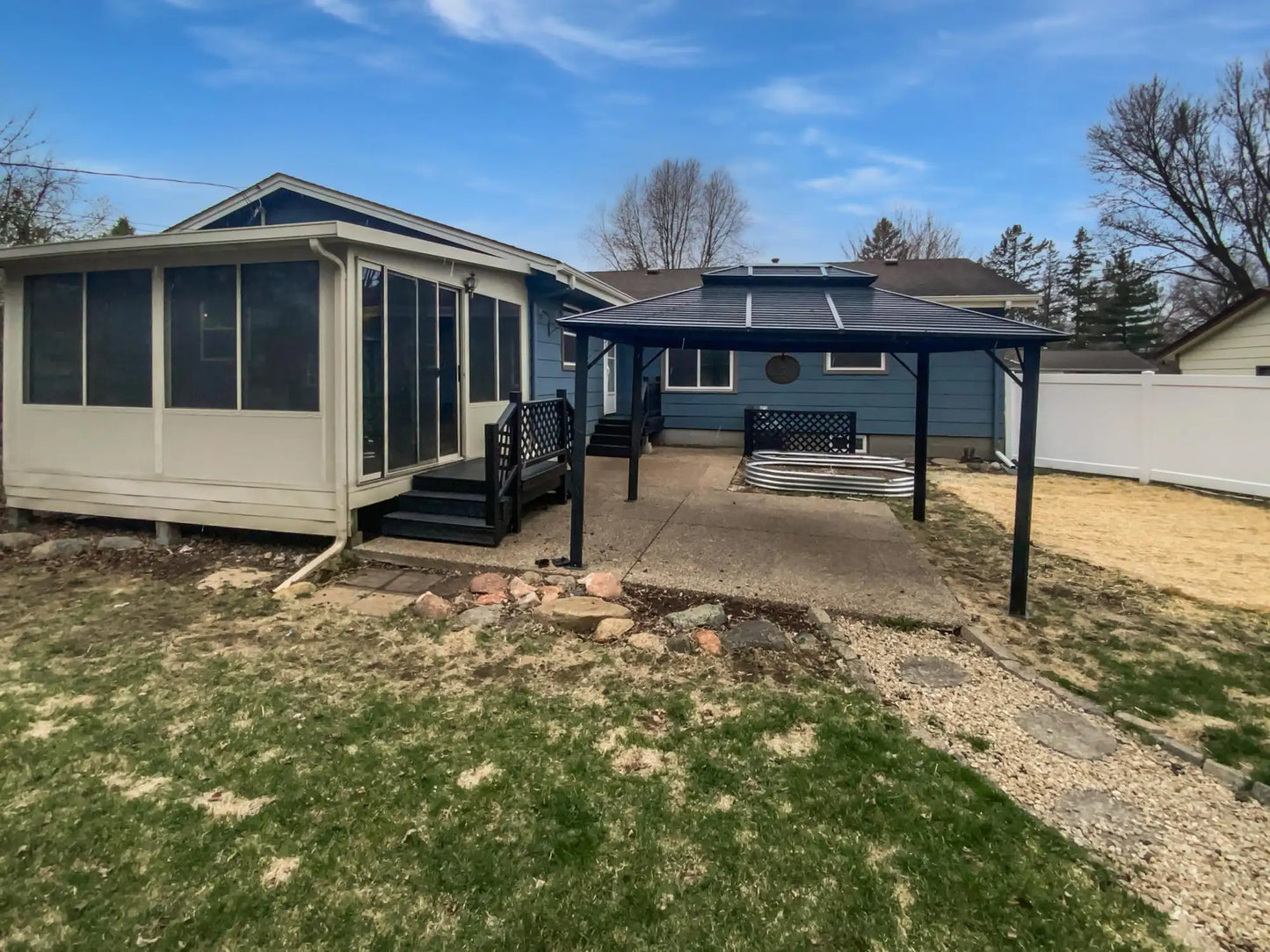 1005 Honeysuckle Lane, Farmington, MN 55024