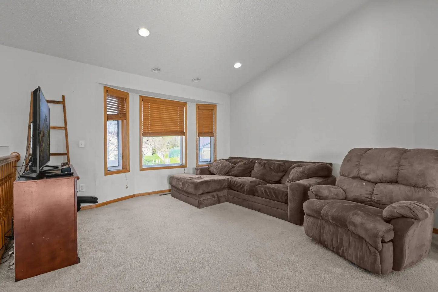 10056 Prescott Drive, Monticello, MN 55362