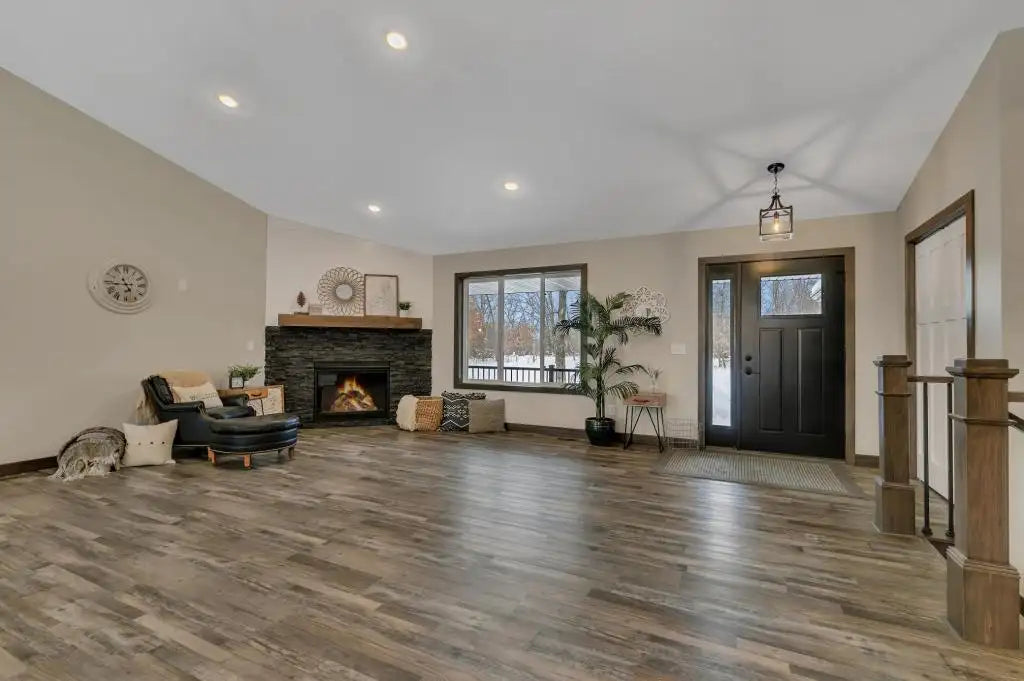17872 Co Rd 87 , Big Lake, MN 55309