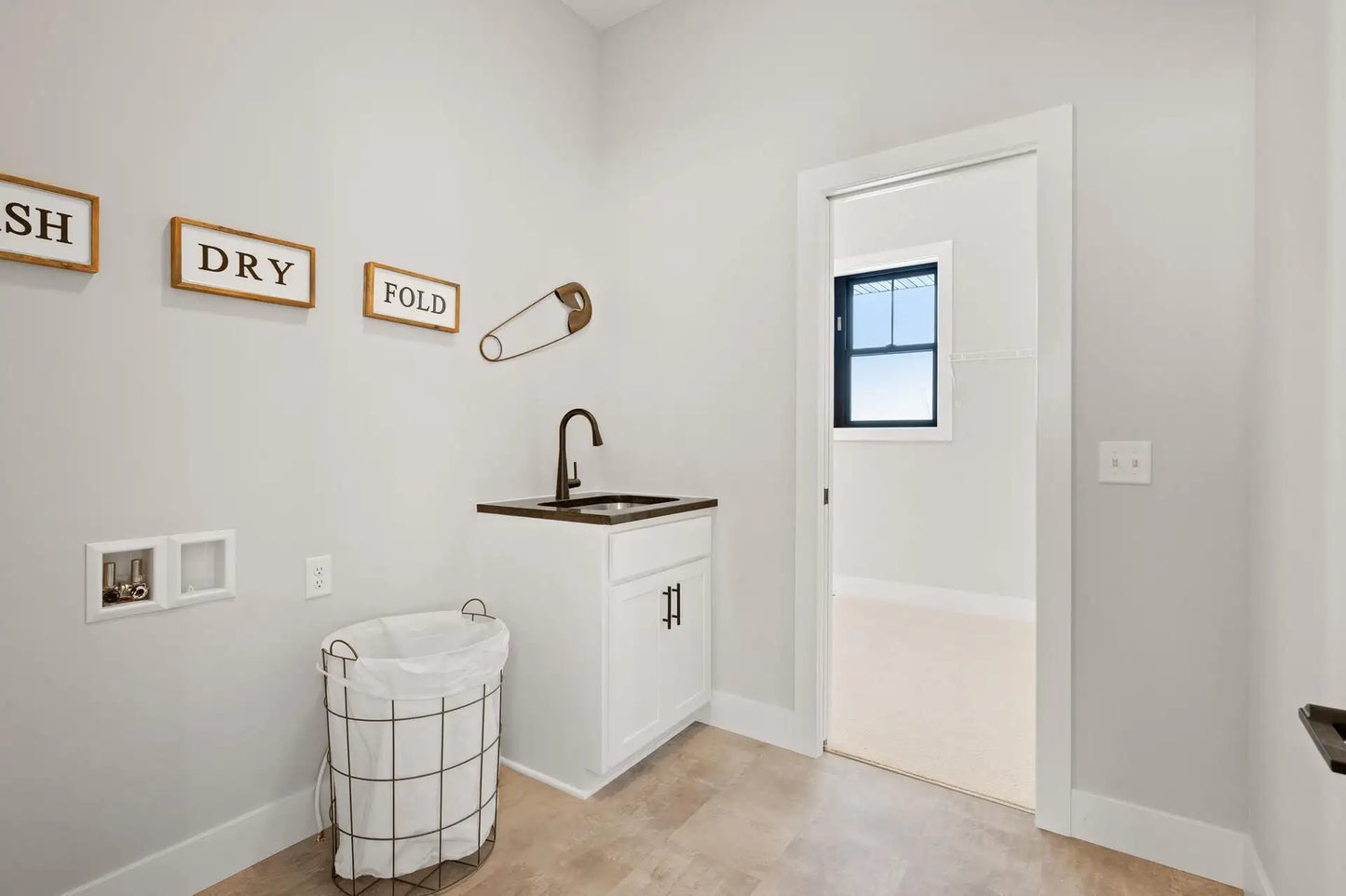 XXX Parkside Circle, Eagan, MN 55123