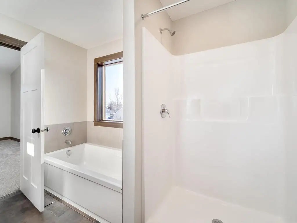 000 Narcissis Court, Cambridge, MN 55008