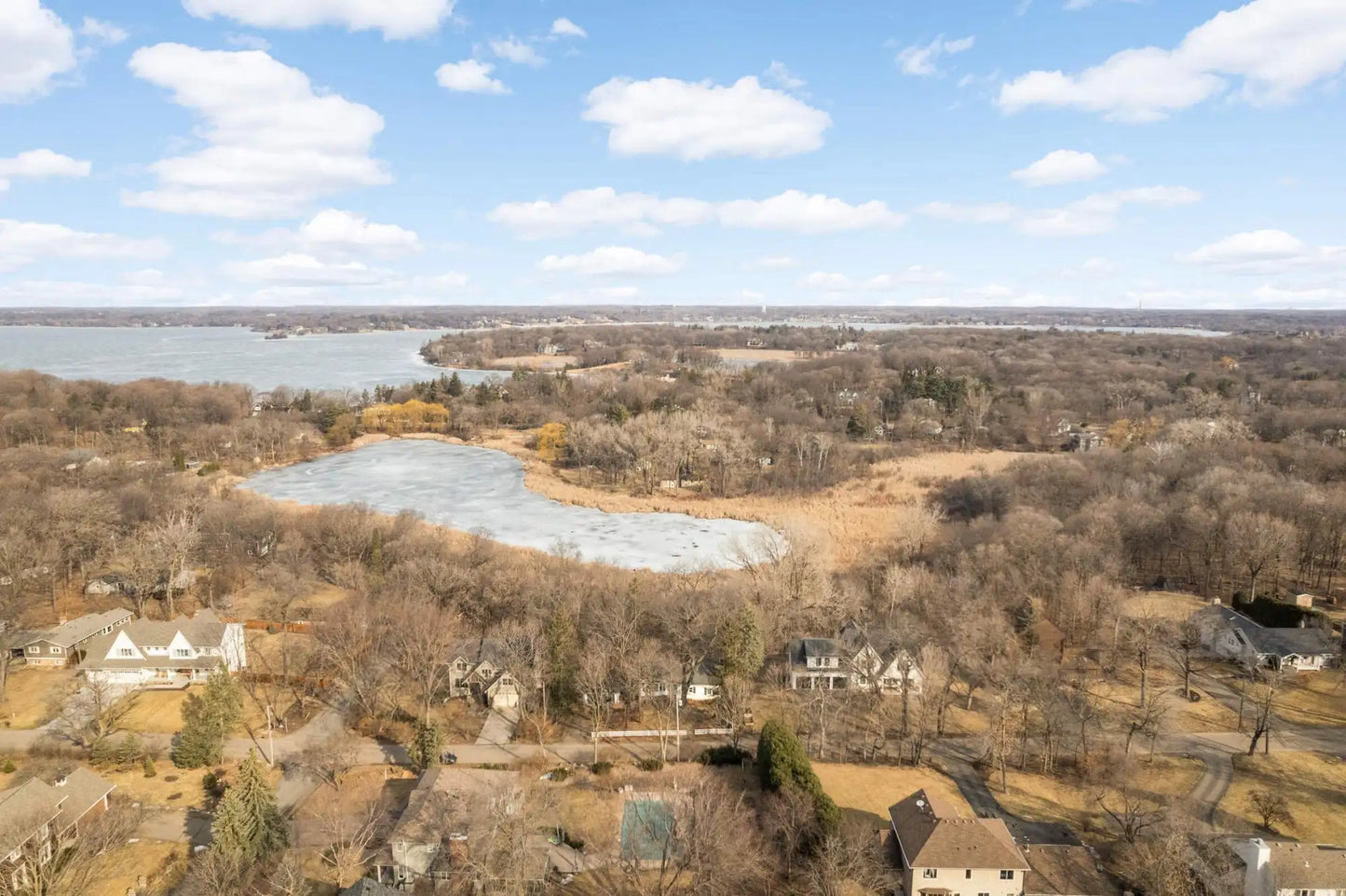 18800 Highland Avenue, Deephaven, MN 55391