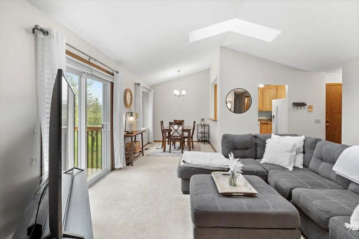 1004 Heritage Court, Vadnais Heights, MN 55127