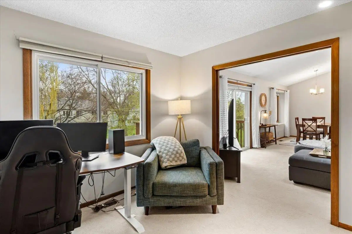 1004 Heritage Court, Vadnais Heights, MN 55127