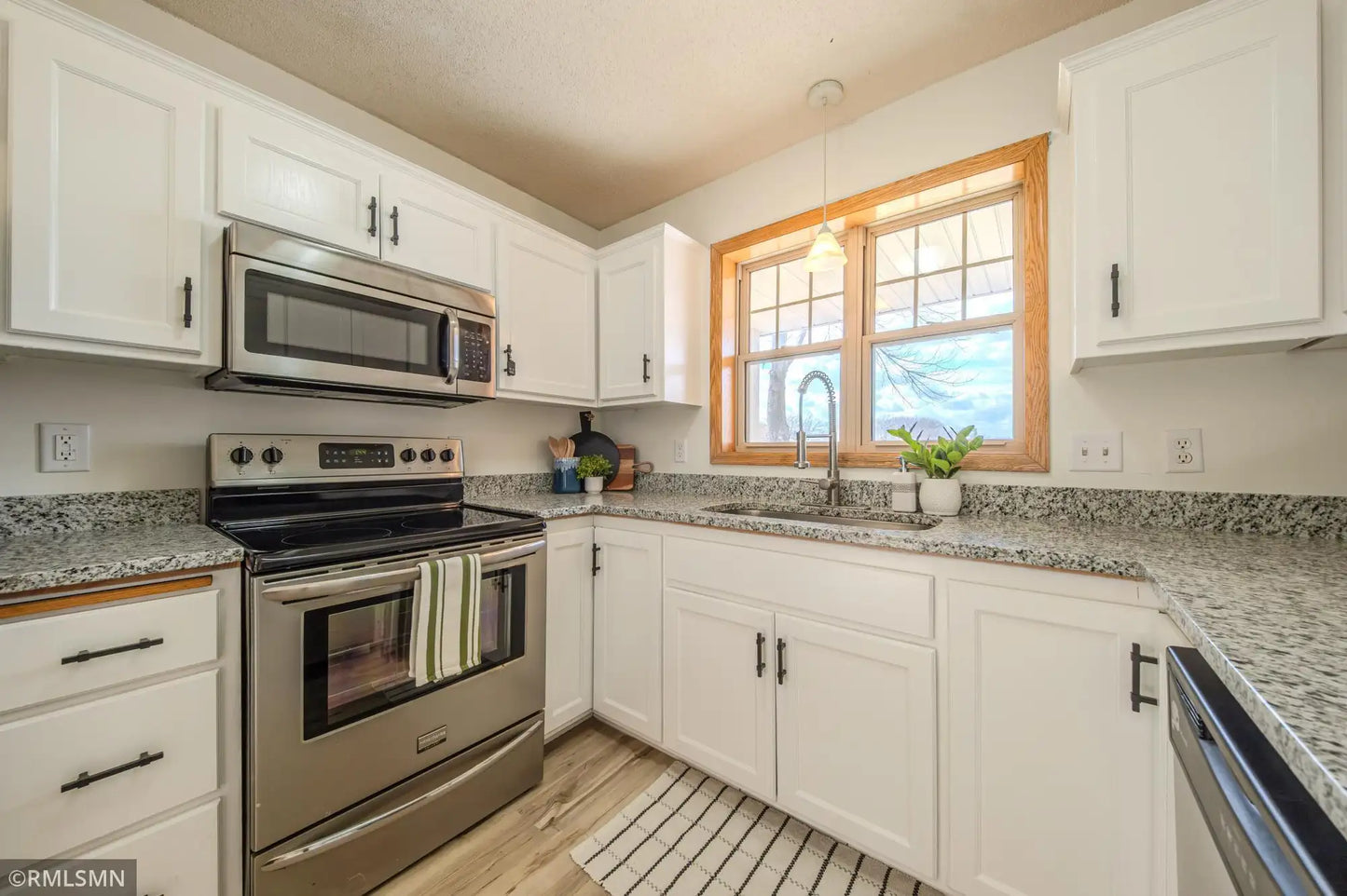 1002 Pleasant View Court, Isanti, MN 55040