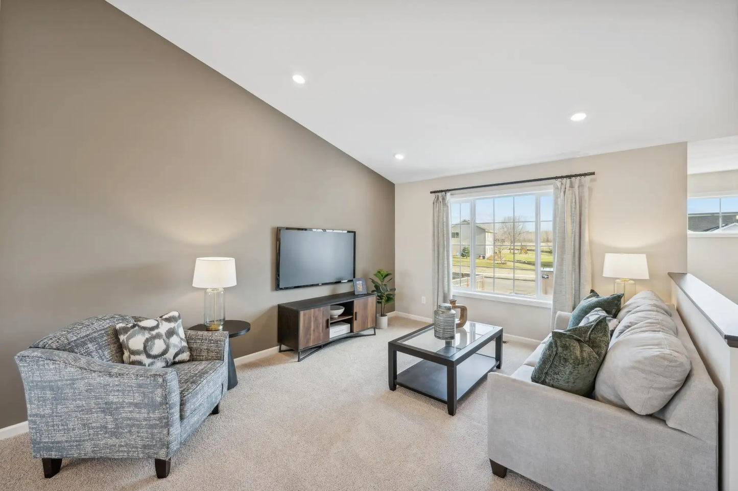 1004 Brandenburg Circle, Waverly, MN 55390