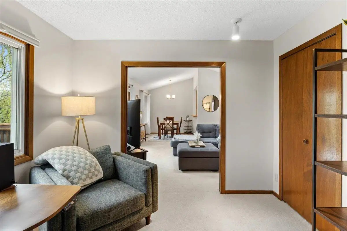 1004 Heritage Court, Vadnais Heights, MN 55127