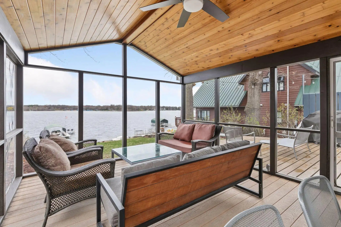 10 Woodlane Street, Tonka Bay, MN 55331
