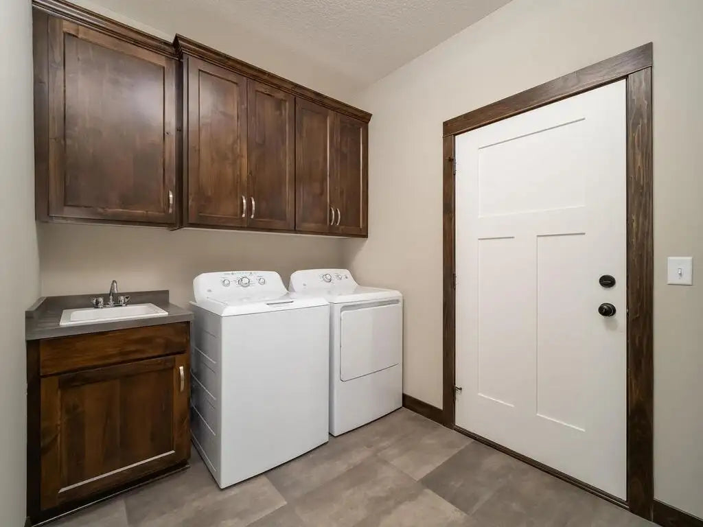 000 Narcissis Court, Cambridge, MN 55008