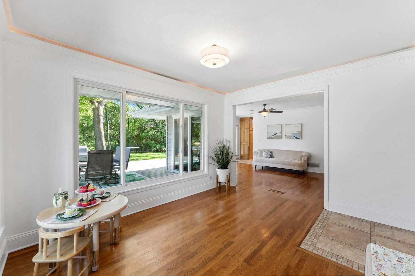 1000 Valley Oaks Road, Vadnais Heights, MN 55127