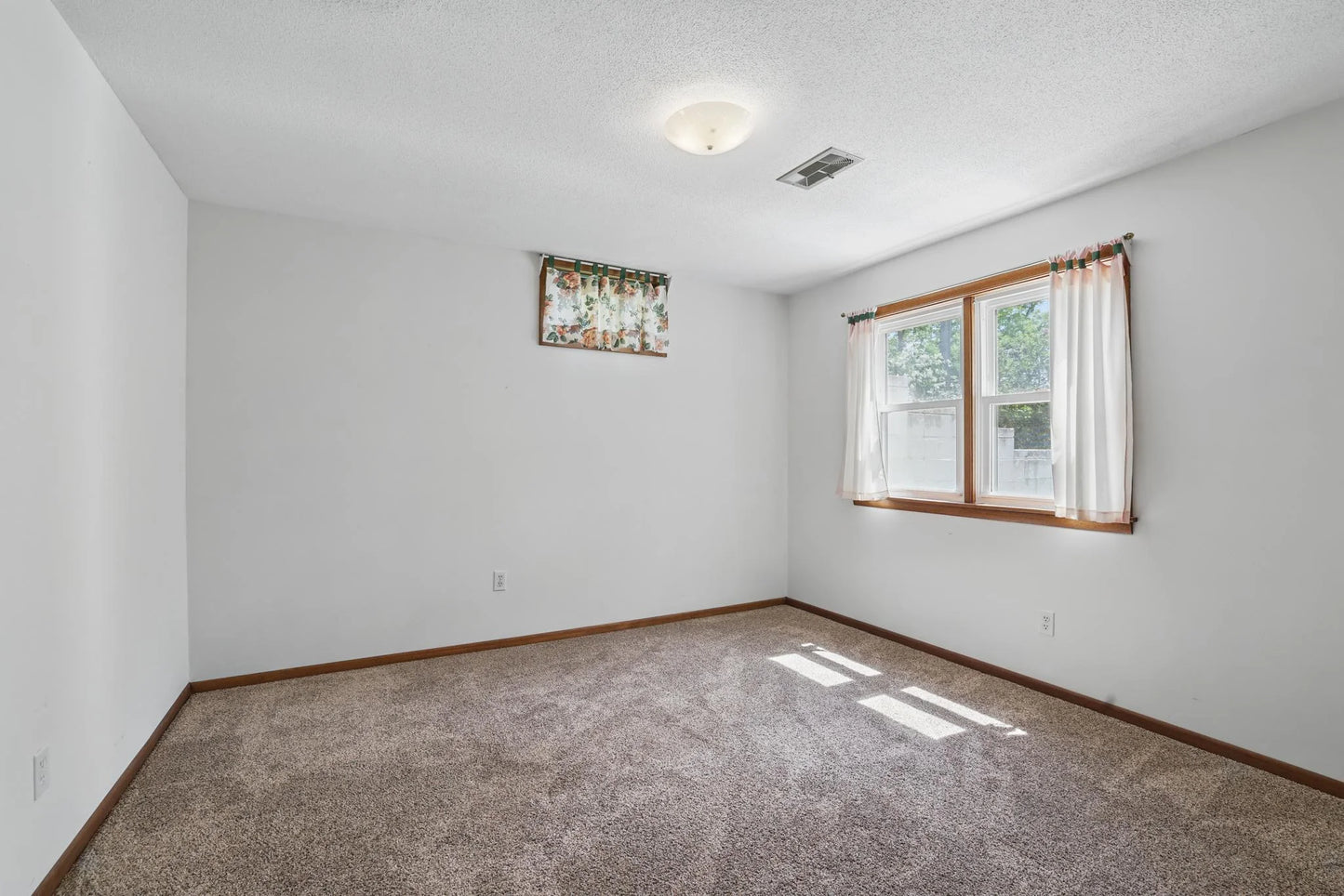 101 Sunset Drive, Belle Plaine, MN 56011