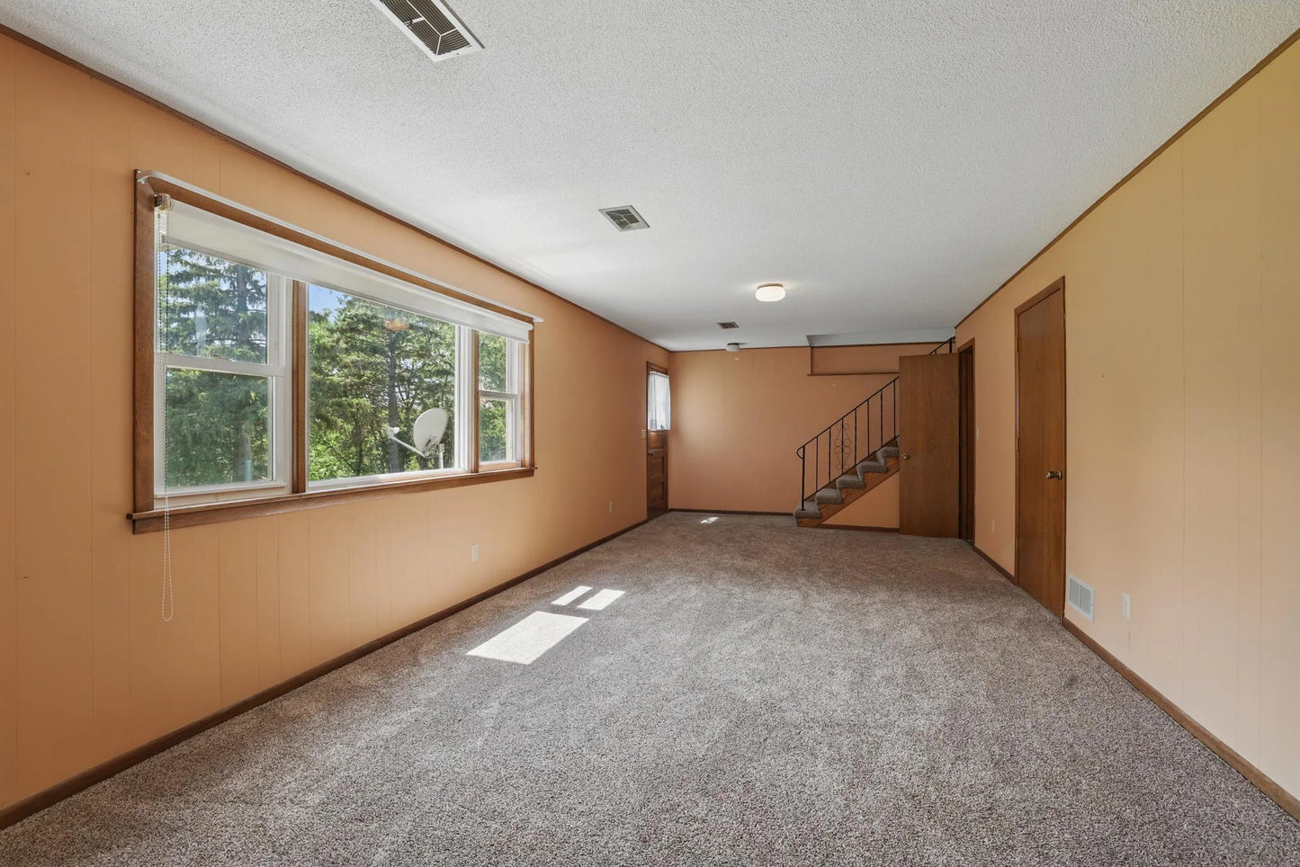 101 Sunset Drive, Belle Plaine, MN 56011