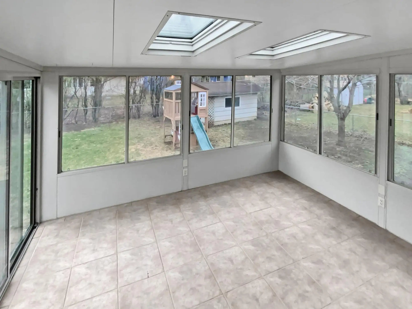 1005 Honeysuckle Lane, Farmington, MN 55024