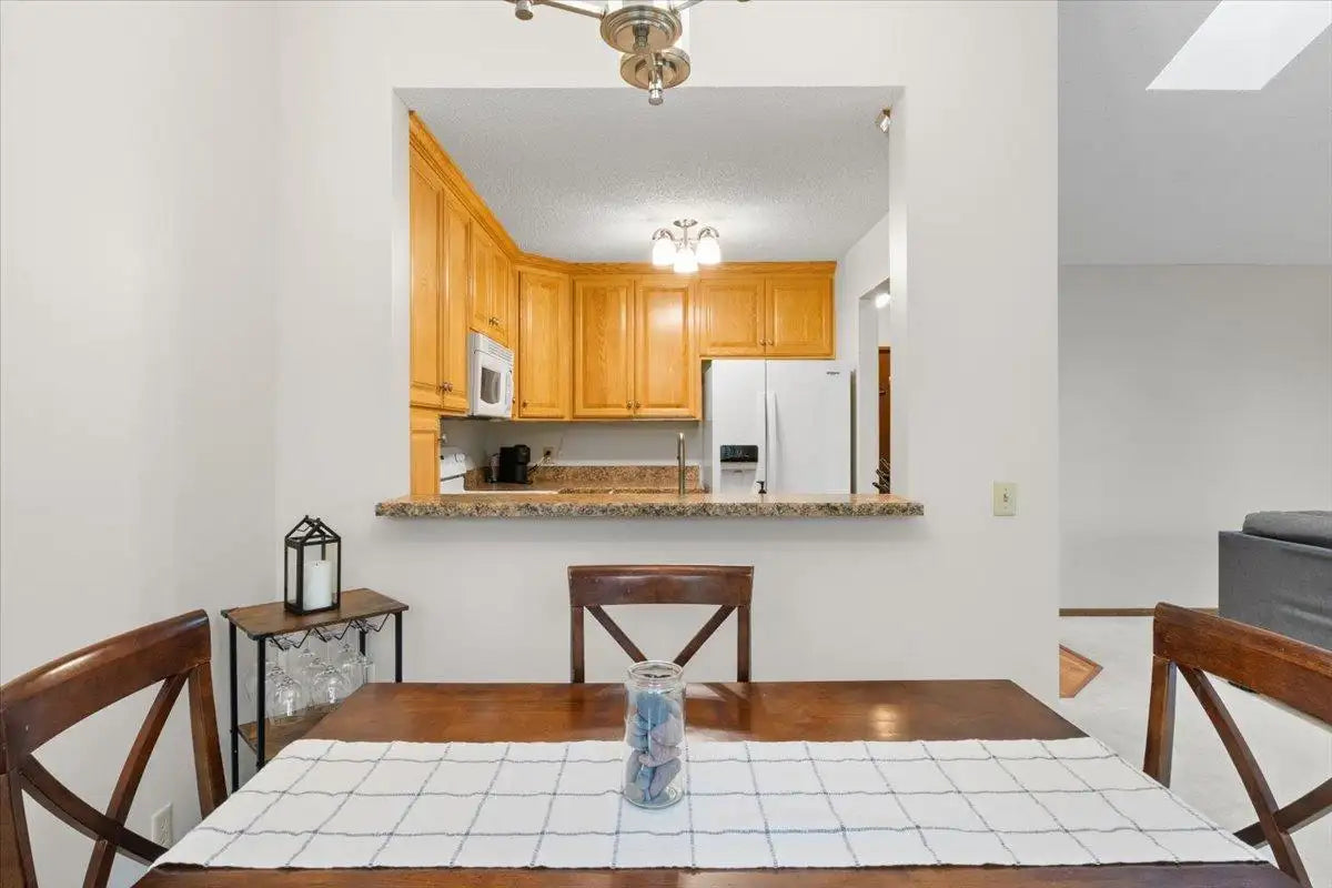 1004 Heritage Court, Vadnais Heights, MN 55127