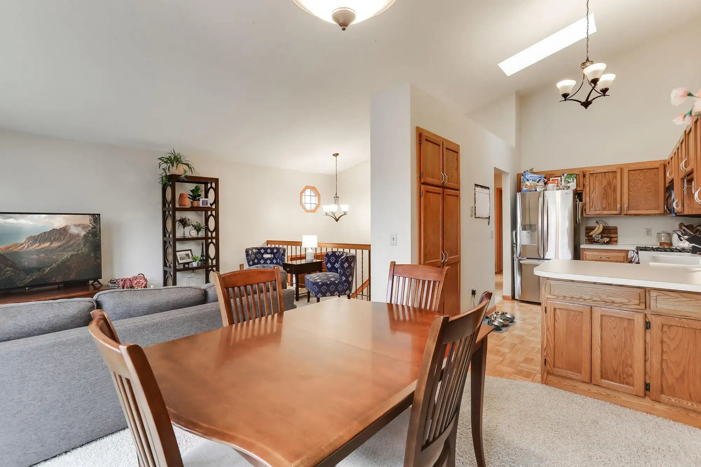 1000 Aston Circle, Burnsville, MN 55337