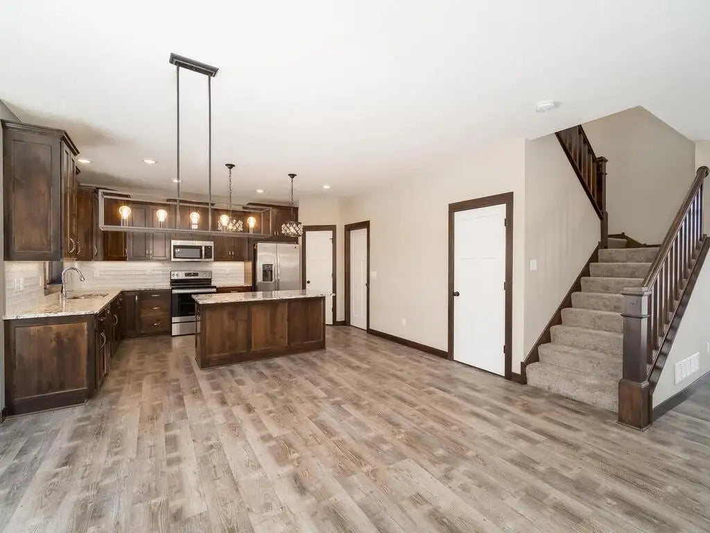 000 Narcissis Court, Cambridge, MN 55008