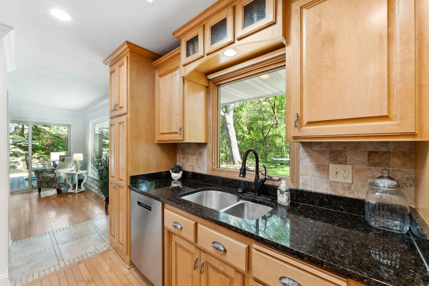 1000 Valley Oaks Road, Vadnais Heights, MN 55127