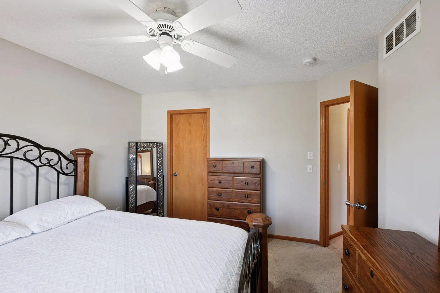 1001 Primrose Lane, Waconia, MN 55387