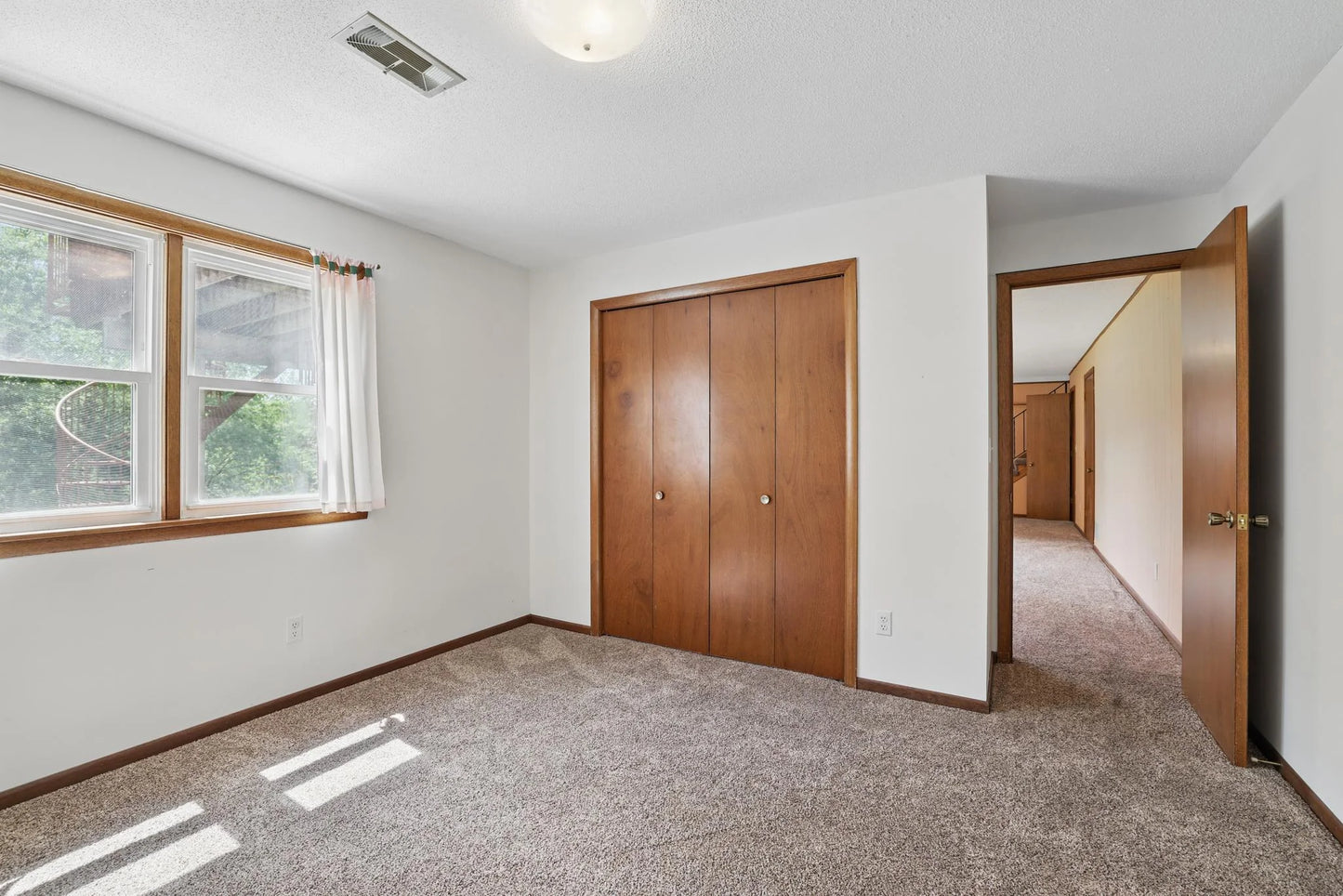 101 Sunset Drive, Belle Plaine, MN 56011