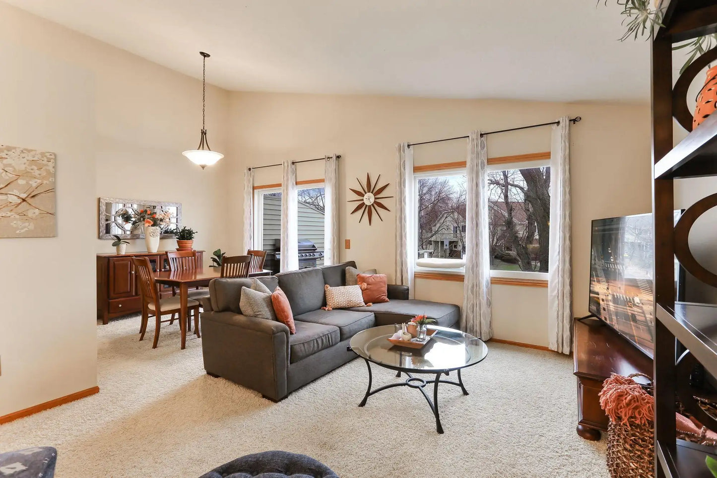1000 Aston Circle, Burnsville, MN 55337
