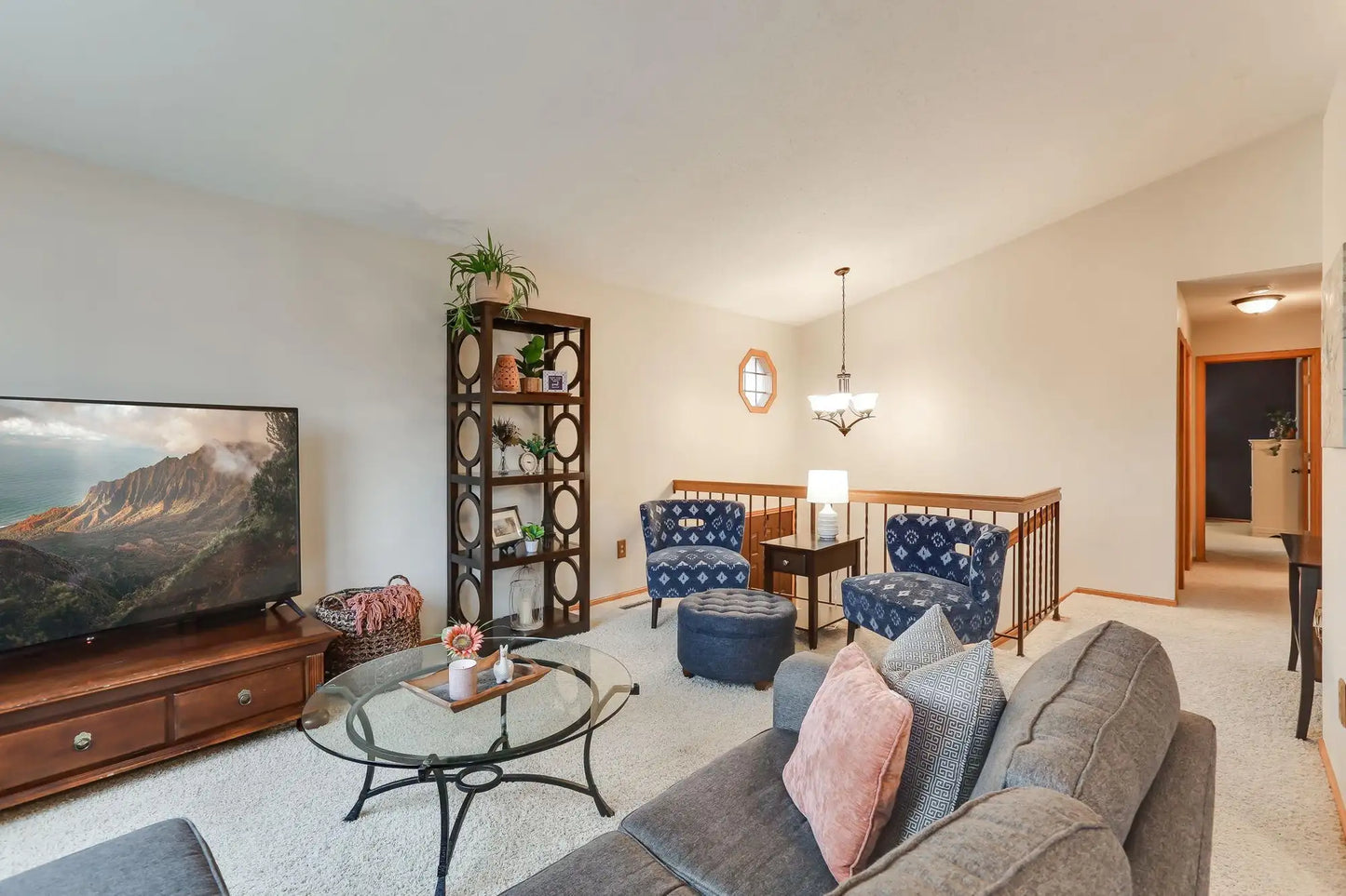 1000 Aston Circle, Burnsville, MN 55337