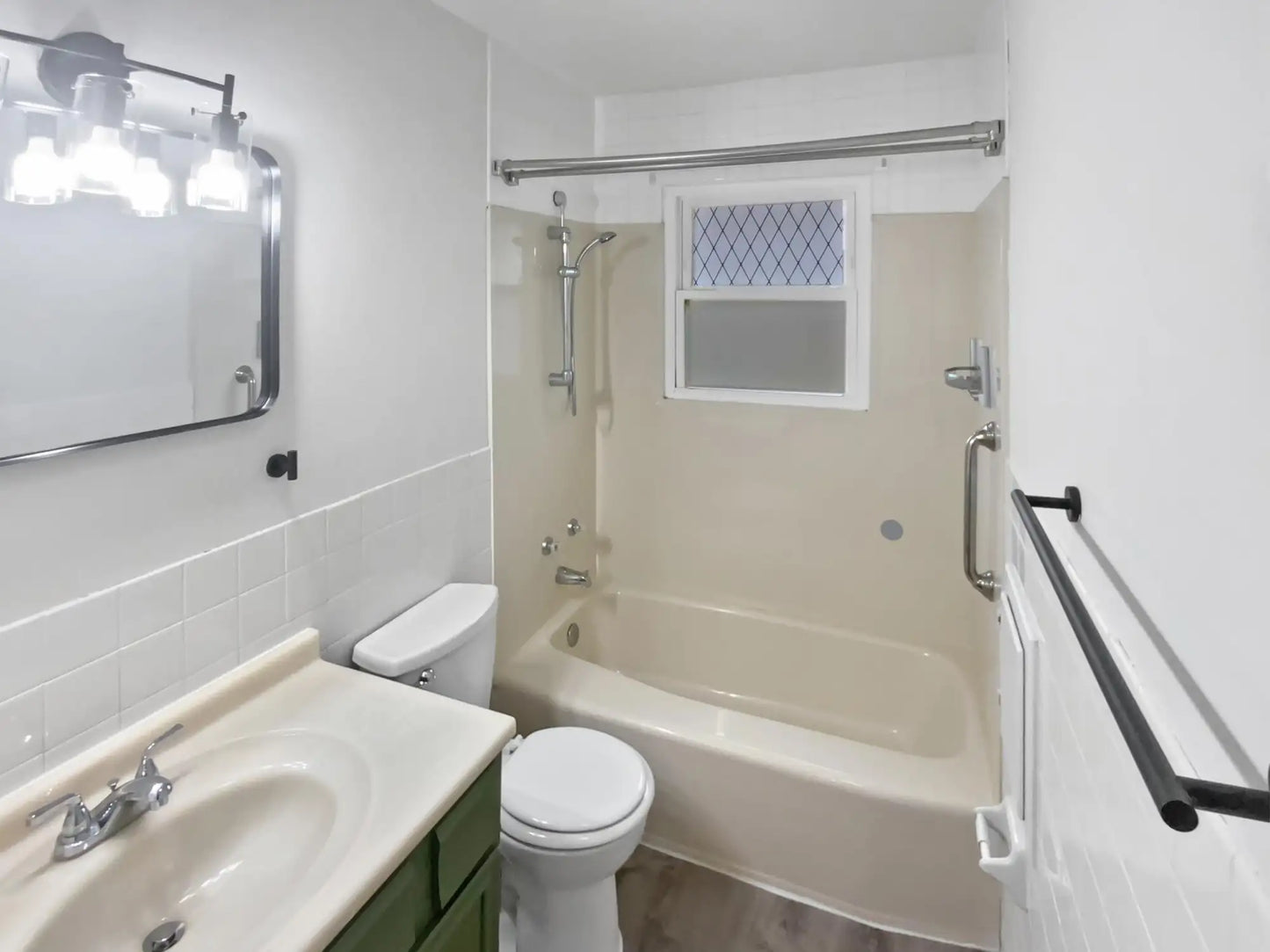 1005 Honeysuckle Lane, Farmington, MN 55024