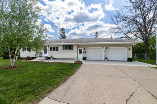 101 Sunset Drive, Belle Plaine, MN 56011
