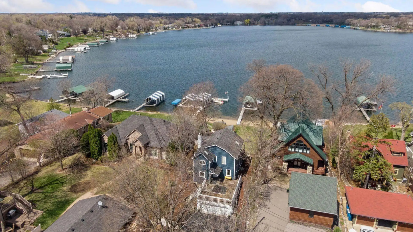 10 Woodlane Street, Tonka Bay, MN 55331
