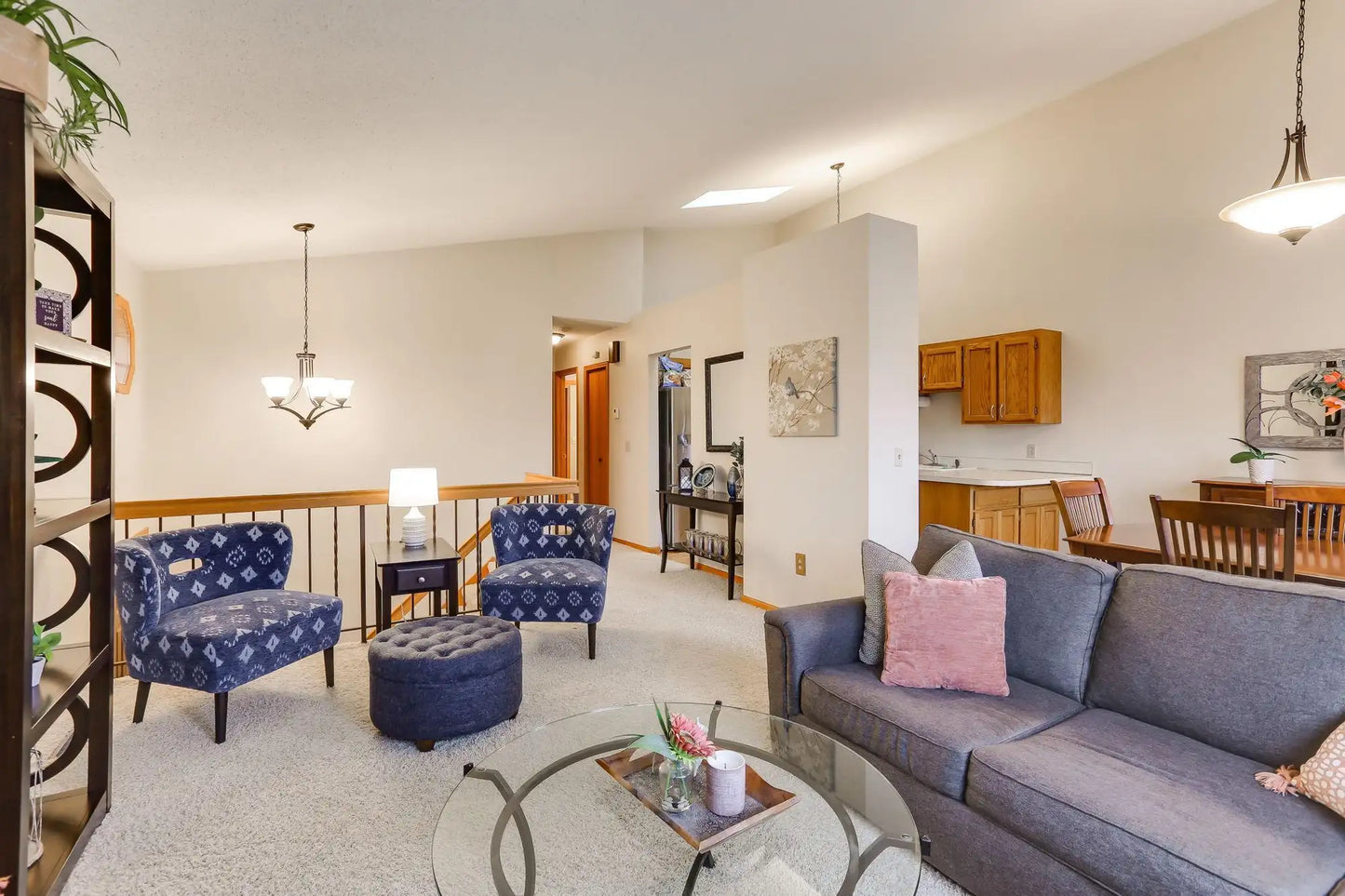 1000 Aston Circle, Burnsville, MN 55337