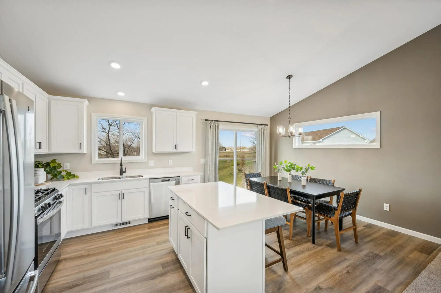 1004 Brandenburg Circle, Waverly, MN 55390