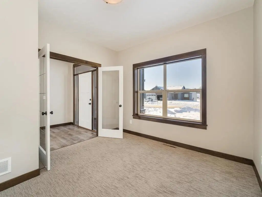 000 Narcissis Court, Cambridge, MN 55008