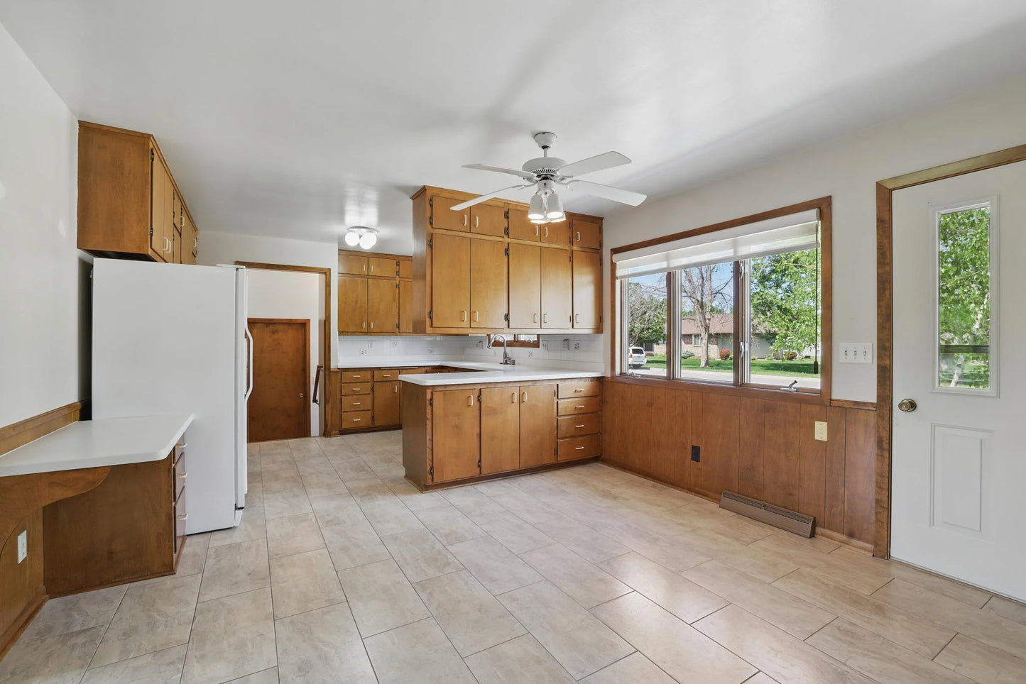 101 Sunset Drive, Belle Plaine, MN 56011